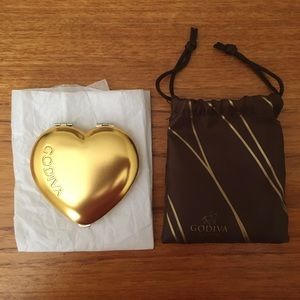 New Godiva Chocolatier Heart Shaped Compact Mirror in Godiva Chocolate Pouch
